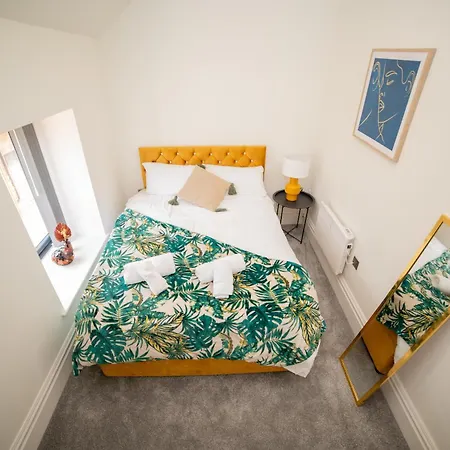 Apartment Stylish 3-bedroom Townhouse In Leeds: Ideal For Leisure & Corporate *