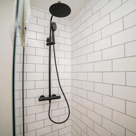 Apartment Stylish 3-bedroom Townhouse In Leeds: Ideal For Leisure & Corporate *